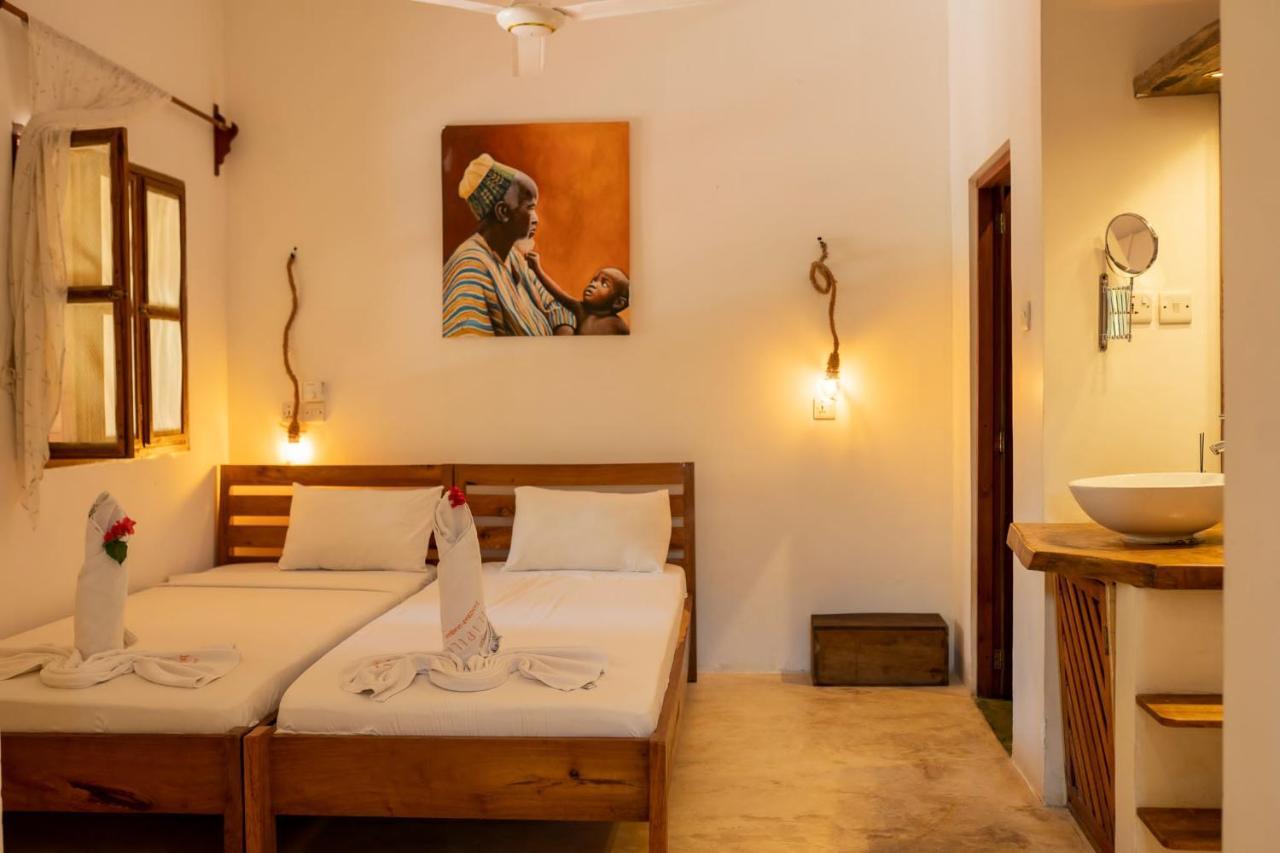 Pili Pili Swahili Lodge Джамбиани Экстерьер фото