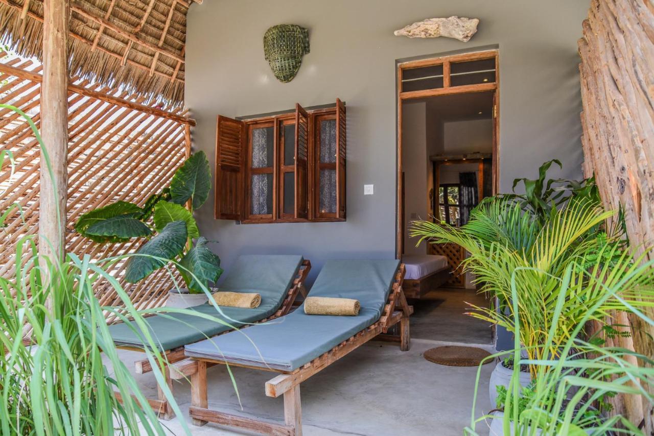 Pili Pili Swahili Lodge Джамбиани Экстерьер фото